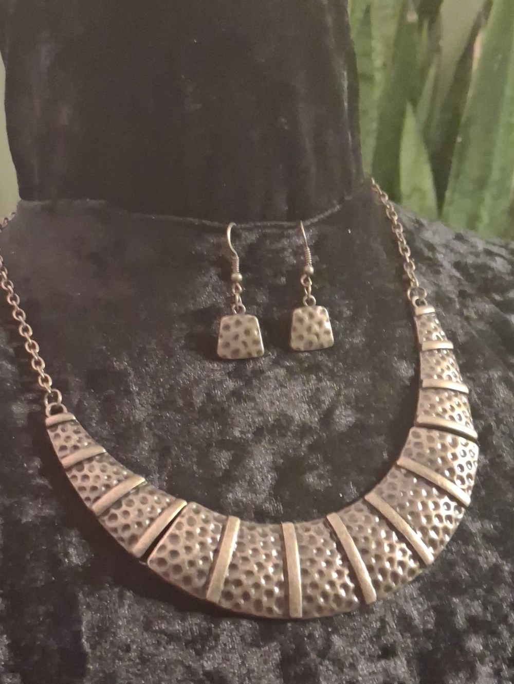 paparazzi Gold-Tone Hammered Collar Necklace with Dangle Earrings
